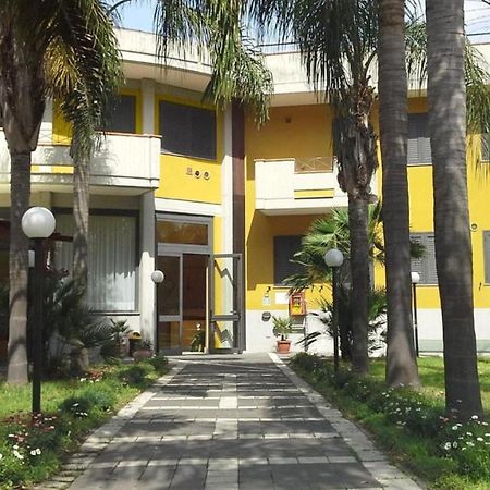 Oasi Park Hotel マスカリ エクステリア 写真
