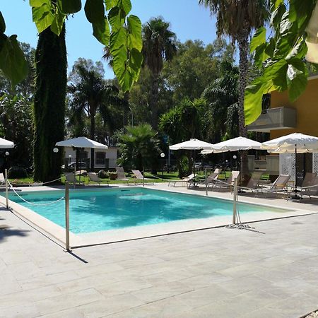 Oasi Park Hotel マスカリ エクステリア 写真
