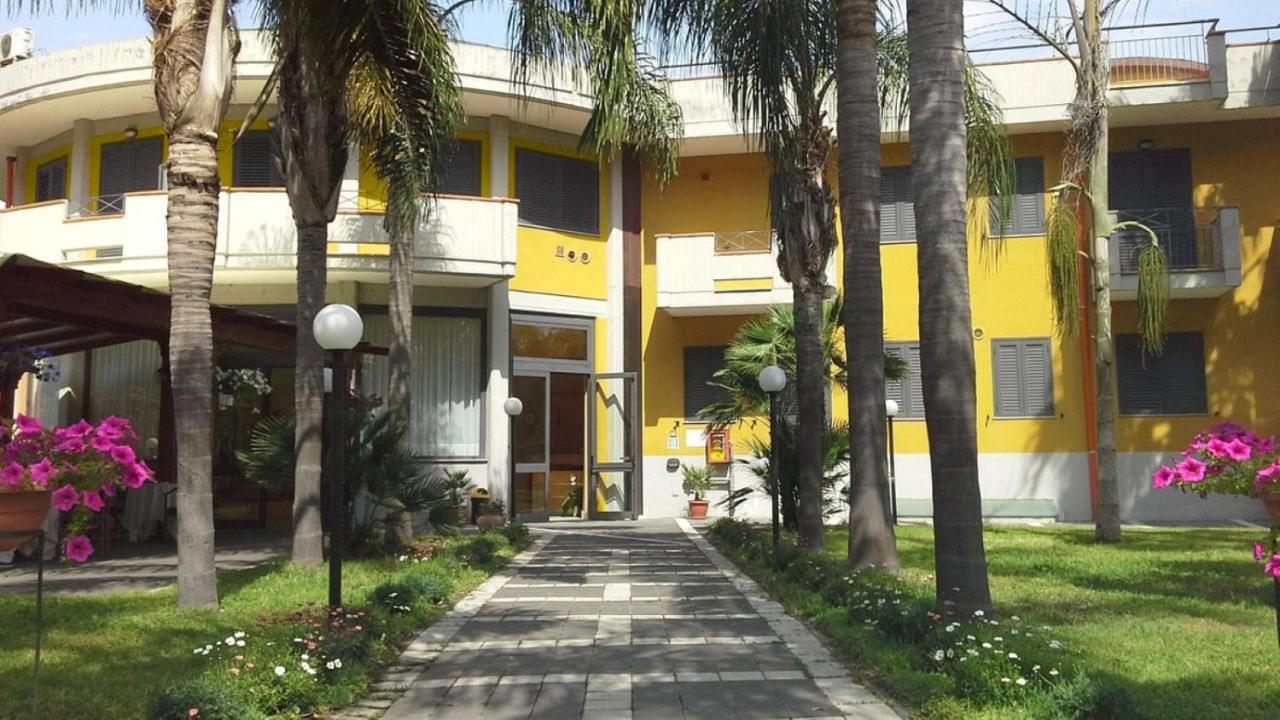 Oasi Park Hotel マスカリ エクステリア 写真