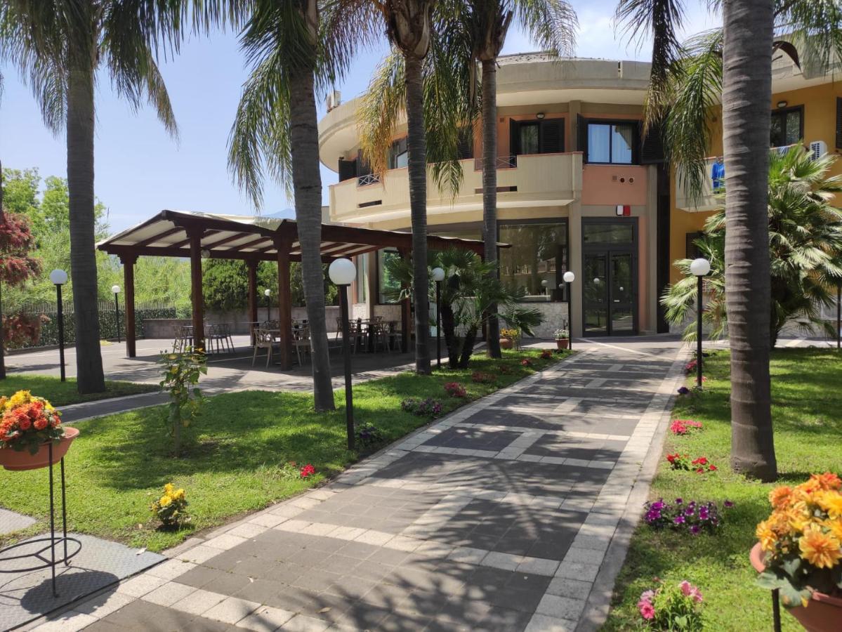 Oasi Park Hotel マスカリ エクステリア 写真