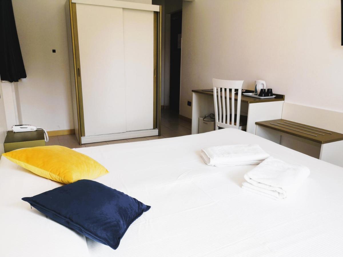 Oasi Park Hotel マスカリ エクステリア 写真