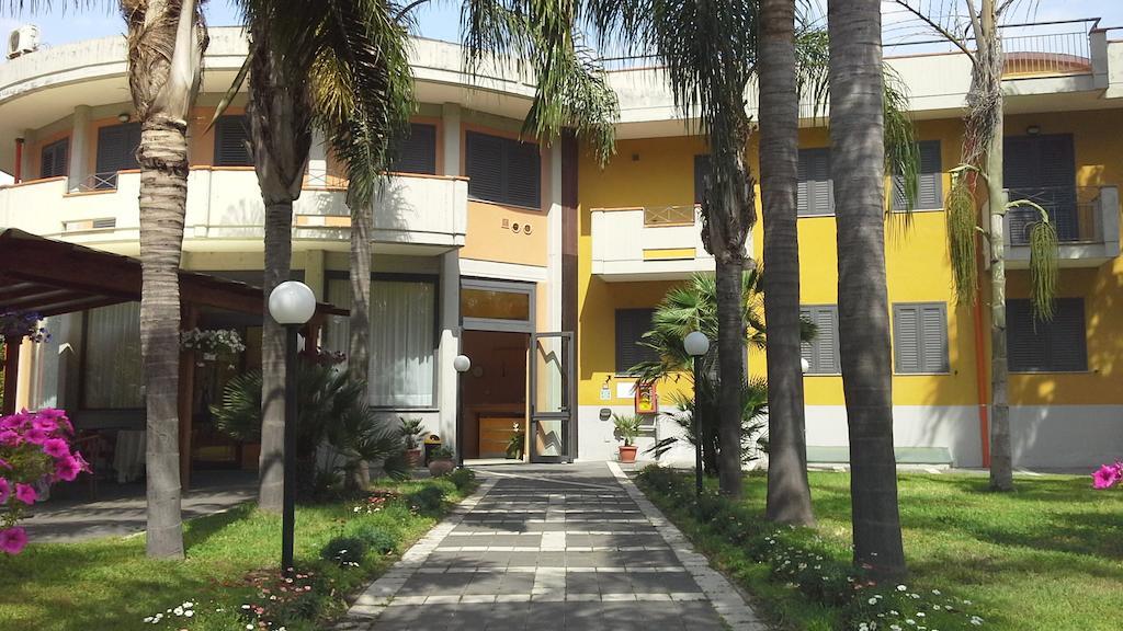 Oasi Park Hotel マスカリ エクステリア 写真